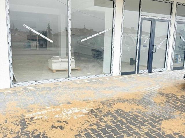 ŞAFAK İNŞAAT EMLAKTAN CADDE KENARI KULLANIŞLI 100M2 DÜKKAN