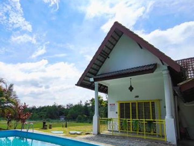 AFamosa Bungalow Fully Furnished 8000 sqft Land Swimming Pool