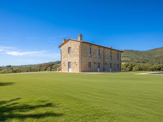 Affascinante casa con piscina e vista panoramica 509m² Panicale