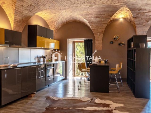 Affascinante appartamento restaurato in un villaggio medieva. m² Todi