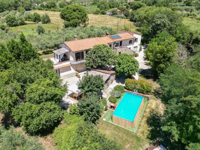 Affascinante proprietà indipendente vicino al Lago Trasimeno 225m² Tuoro sul Trasimeno