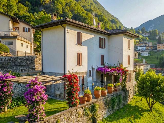 AFFARE CASA 5.5 LOCALI IN POSIZIONE PANORAMICA AD AROGNO