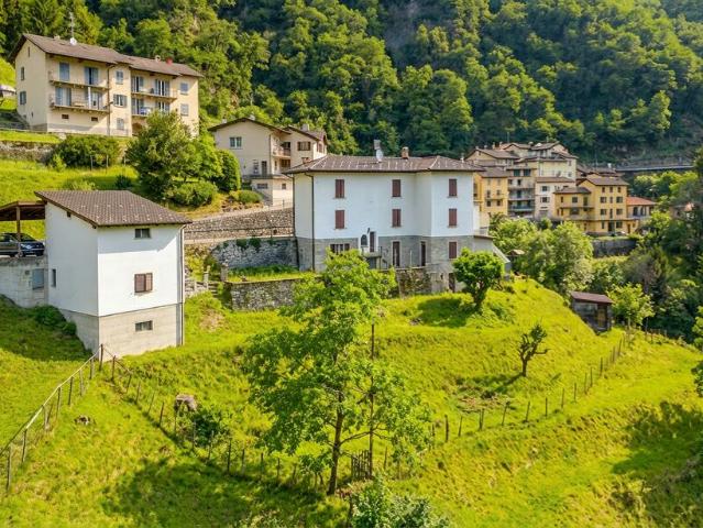 AFFARE CASA SU GRANDE FONDO IN ZONA PANORAMICA AD AROGNO