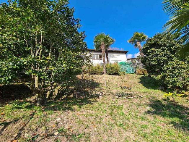 AFFARE AMPIO TERRENO EDIFICABILE CON VISTA LAGO A LOCARNO