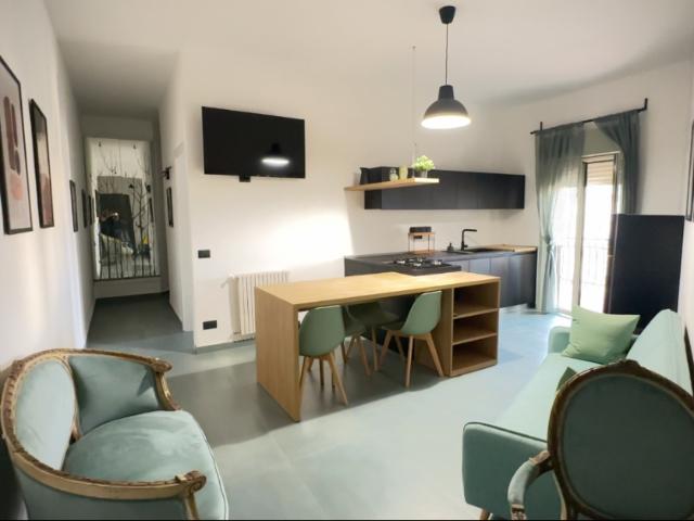Affito stanza con bagno privato in un appartamento trilocale