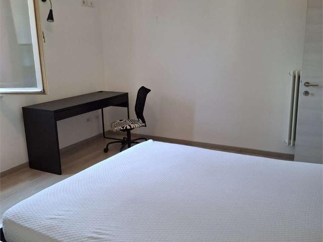 AFFITTASI CAMERA SINGOLA CON LETTO ALLA FRANCESE