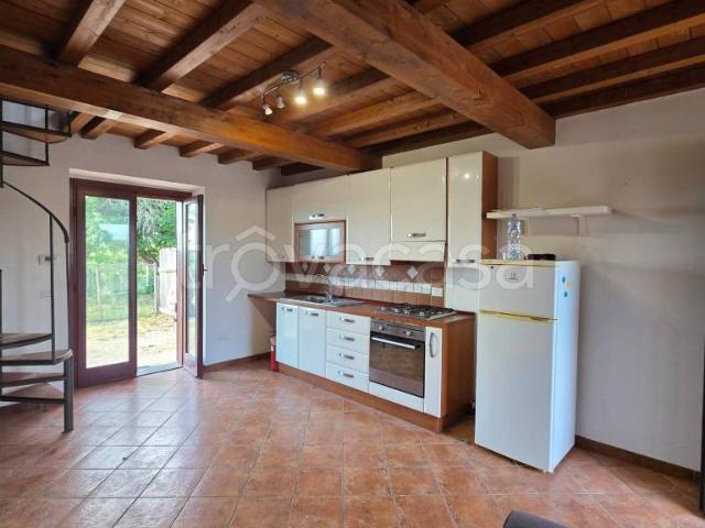 Affittasi casa indipendente a Tre Croci, Vetralla