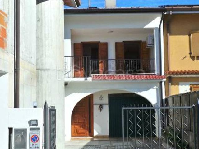 Affittasi casa indipendente a Buja via Avilla