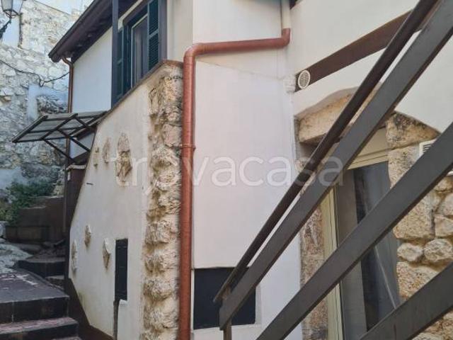 Affittasi casa indipendente ad Alatri vicolo del Monastero