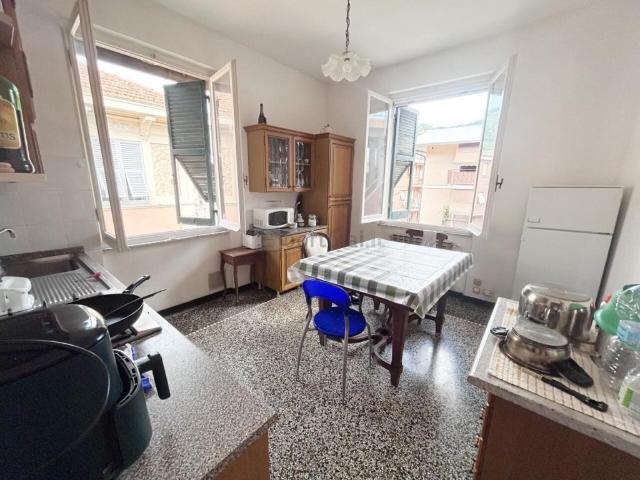 Affittasi casa semindipendente a Recco via Milite Ignoto
