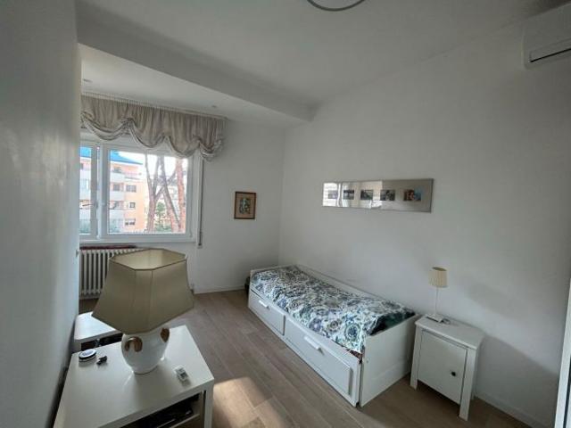 AFFITTASI A RAGAZZE STANZA CON BAGNO PRIVATO – VIGNA CLARA / FORO ITALICO