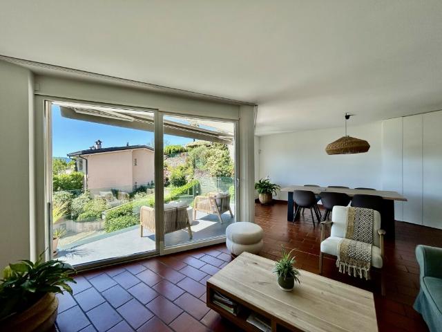 AFFITTASI AMPIA VILLA A SCHIERA 6 LOCALI VISTA LAGO A NEGGIO