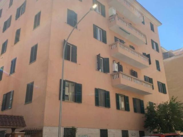 Affittasi Appartamento, MONTEVERDE TRILOCALE ARREDATO PIANO ALTO Annunci Roma Roma Rif.650245