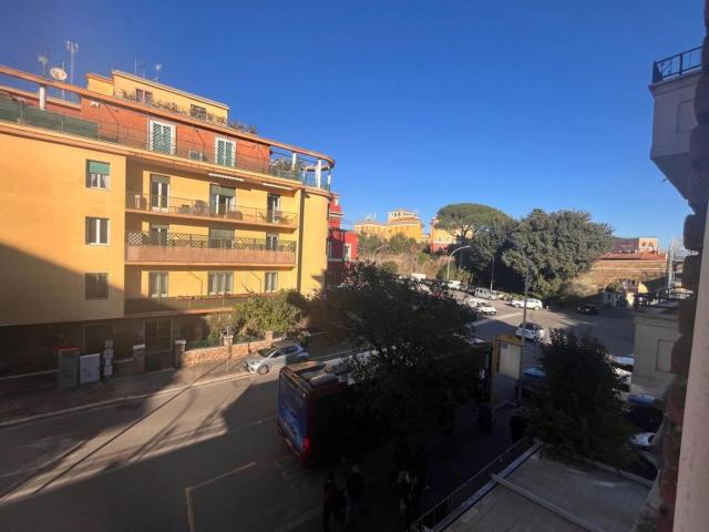 Affittasi Appartamento, Monteverde vecchio affittasi STANZA ROOM luminosa Annunci Roma Roma Rif.643817