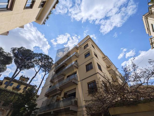 Affittasi Appartamento, Monti Parioli Via Tortolini 230 mq con box auto Annunci Roma Roma Rif.632146