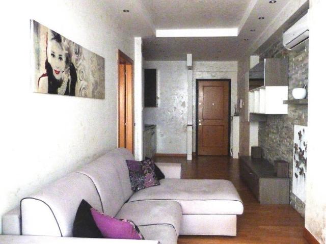 Affittasi Appartamento, NUOVO, LUMINOSO E SUPER ACCESSORIATO ROMA EUR. Annunci Roma Roma Rif.628922