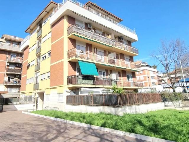 Affittasi Appartamento, NUOVO SALARIO Via Ugo Della Seta Annunci Roma, Zona Nuovo Salario Rif.647066