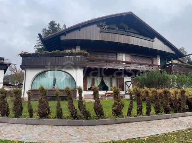 Affittasi appartamento a Cortina d'Ampezzo via Ruoiba