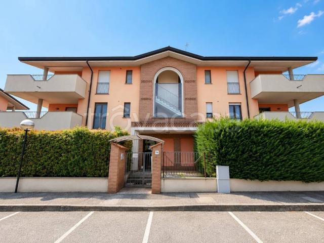 Affittasi appartamento a Bernareggio via Romagna, 1