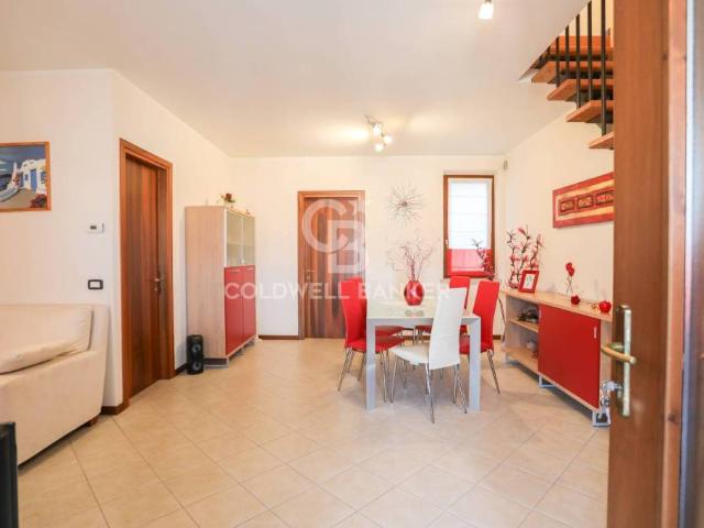 Affittasi appartamento a Desenzano del Garda via giulio cesare, 1, Rivoltella