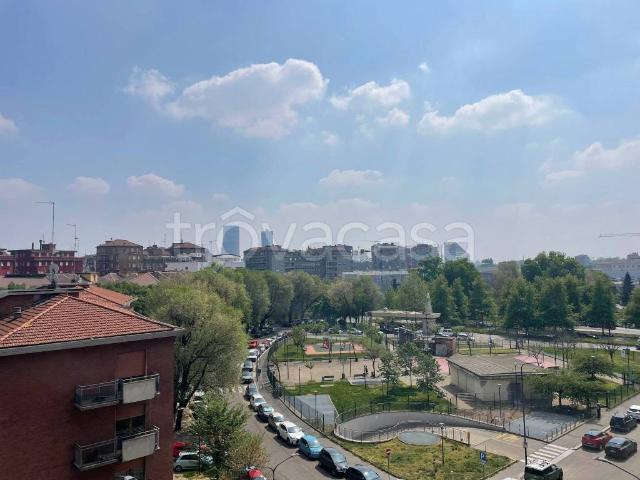 Affittasi appartamento a Milano, Certosa