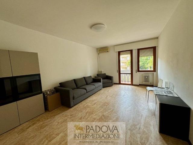 Affittasi appartamento a Padova via Terenzio Mamiani, Stanga Pio X
