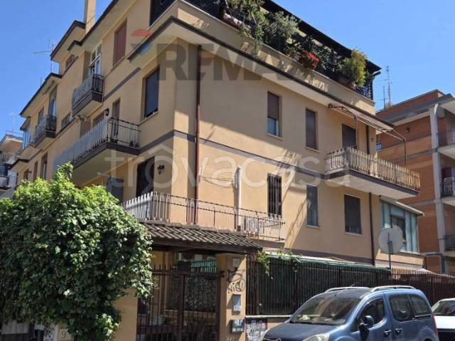Affittasi appartamento a Roma via Andrea Barbazza, Torrevecchia