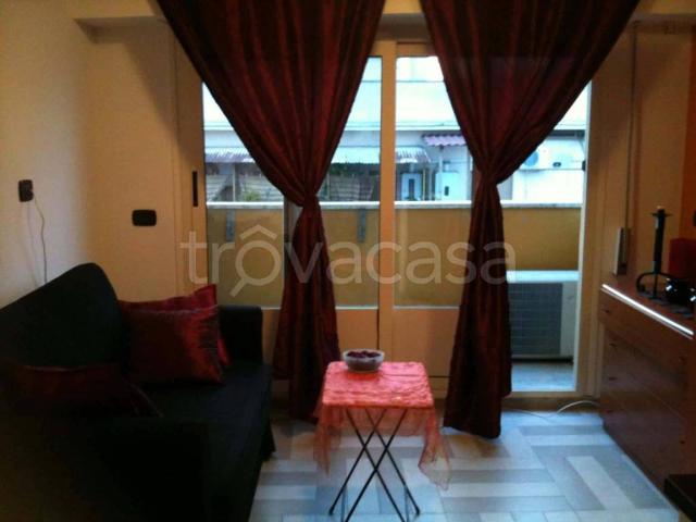 Affittasi appartamento a Roma via Tessalonica, San Paolo