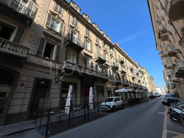 Affittasi appartamento a Torino via Maria Vittoria, 34, Via della Rocca