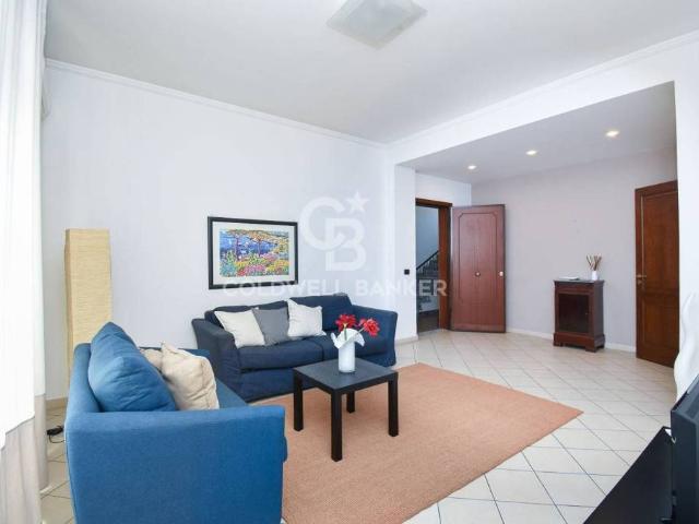 Affittasi appartamento ad Aci Castello