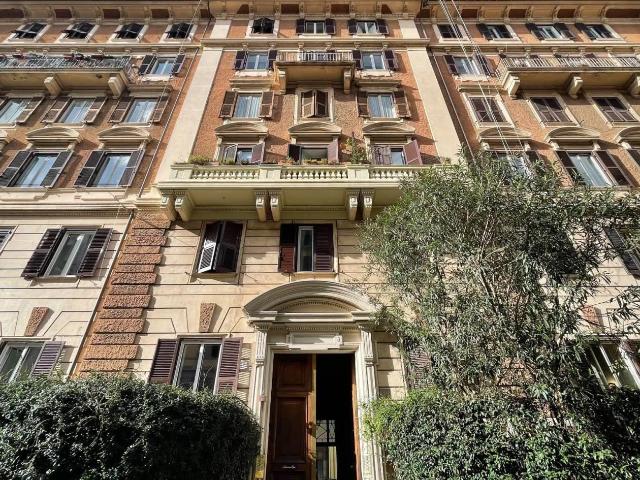 Affittasi Appartamento, Adiacenze Via Po Piano alto con terrazzo Annunci Roma Roma Rif.630689