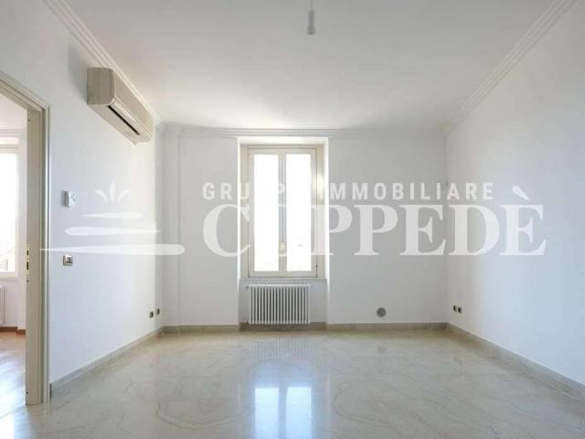 Affittasi Appartamento, AFFITTO CENTRO STORICO CON POSTO AUTO VIA FRANCESCO CRISPI Annunci Roma Roma Rif.643040