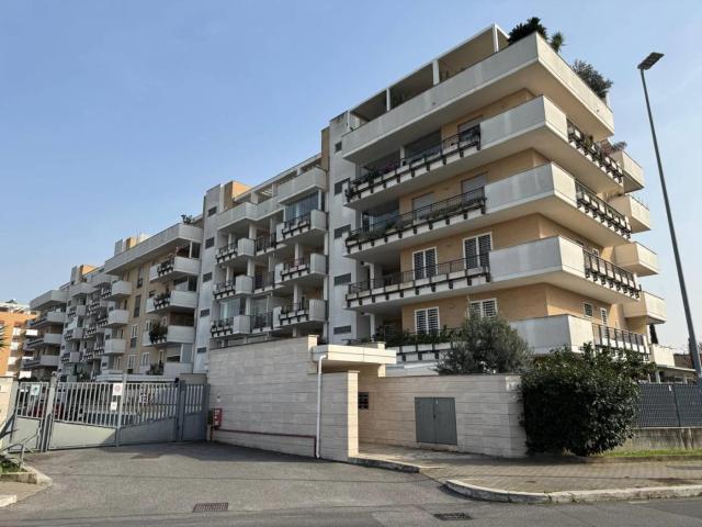 Affittasi Appartamento, AFFITTO STANZA CON BAGNO PRIVATO Annunci Roma Roma Rif.629168