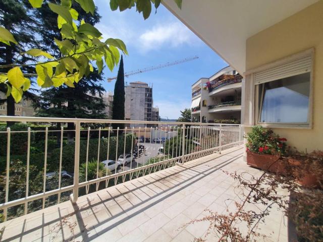 Affittasi Appartamento, Affitto Roma Monti Parioli 2 piano con terrazza e posto auto Annunci Roma, Zona Parioli Rif.646148