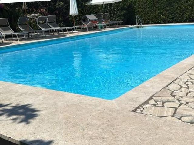 Affittasi Appartamento, AGOSTO APPARTAMENTO IN AFFITTO IN VIA NUMANA Annunci Fiumicino, Frazione Fregene Rif.643693