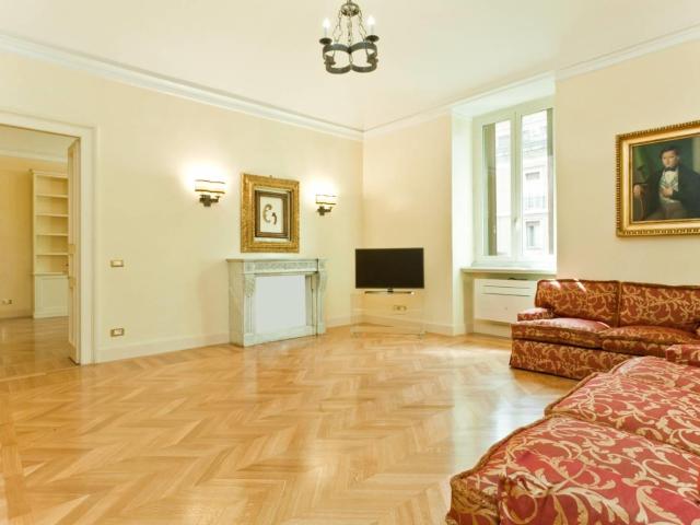 Affittasi Appartamento, Ampio appartamento ristrutturato semiarredato Piazza Cavour Annunci Roma, Zona Prati Rif.639624