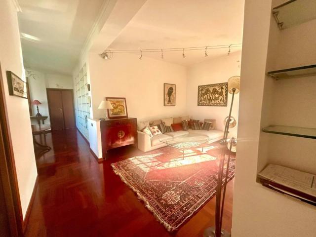Affittasi Appartamento, Ampio e luminoso trilocale arredato con balconi Annunci Roma Roma Rif.636477