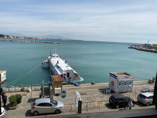 Affittasi Appartamento, ANZIO CENTRALISSIMO PORTO Annunci Anzio Roma Rif.645577