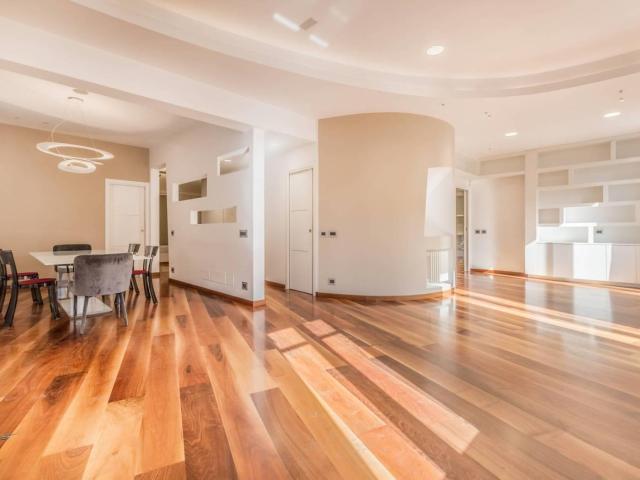 Affittasi Appartamento, appartamento ampia metratura vicinanze villa torlonia Annunci Roma, Zona Bologna Rif.626480