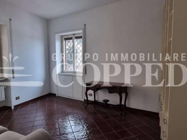 Affittasi Appartamento, Appartamento bilocale con balcone Annunci Roma Roma Rif.643052