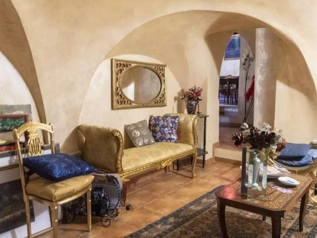 Affittasi Appartamento, APPARTAMENTO CENTRO STORICO VIA DEI CHIAVARI Annunci Roma Roma Rif.637580