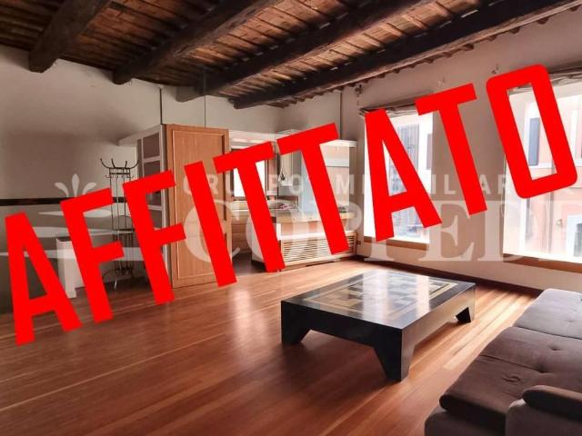 Affittasi Appartamento, Appartamento Centro Storico Via Dell'Orso Annunci Roma Roma Rif.643053