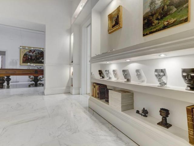 Affittasi Appartamento, Appartamento di 300 mq Piazza Borghese Annunci Roma Roma Rif.645767