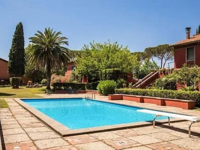 Affittasi Appartamento, APPARTAMENTO IN VILLA AURELIA Annunci Roma Roma Rif.583994