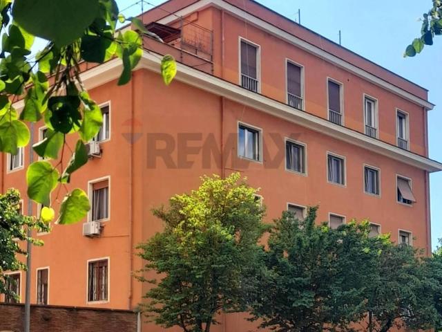 Affittasi Appartamento, Appartamento in affitto a Roma, S.Giovanni Annunci Roma, Zona San Giovanni Rif.650711