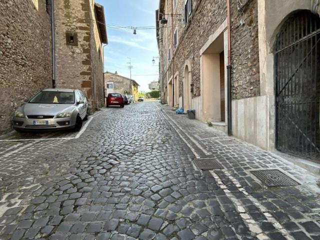 Affittasi Appartamento, Appartamento su due piani in affitto Terrazza panoramica Annunci Artena Roma Rif.648498