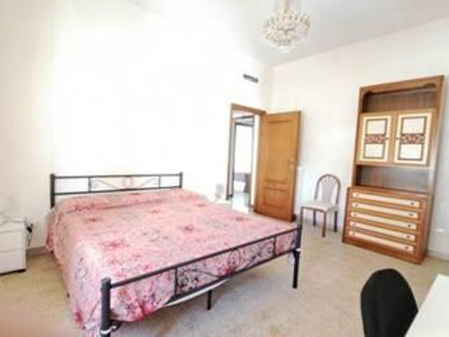 Affittasi Appartamento, Appartamento/stanze in Roma. Annunci Roma Roma Rif.485273