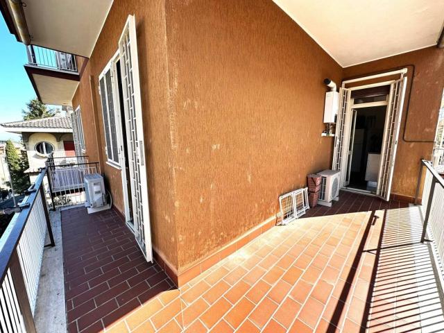 Affittasi Appartamento, BILOCALE CON CUCINA DIVISA E SPAZIOSO TERRAZZO Annunci Roma, Zona Tomba Di Nerone Rif.628909