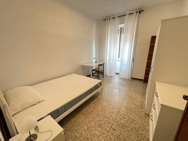 Affittasi Appartamento, Camera Singola STUDENTESSE Ponte Lungo Ivrea Annunci Roma, Zona Re di Roma Rif.647642