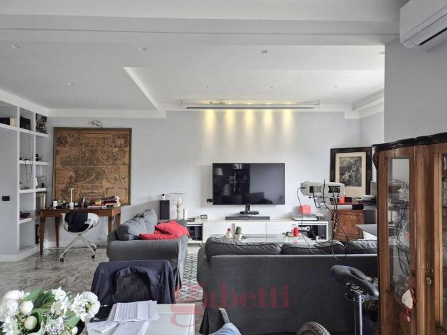 Affittasi Appartamento, Cassia Appartamento Elegante con posto auto Annunci Roma Roma Rif.623992